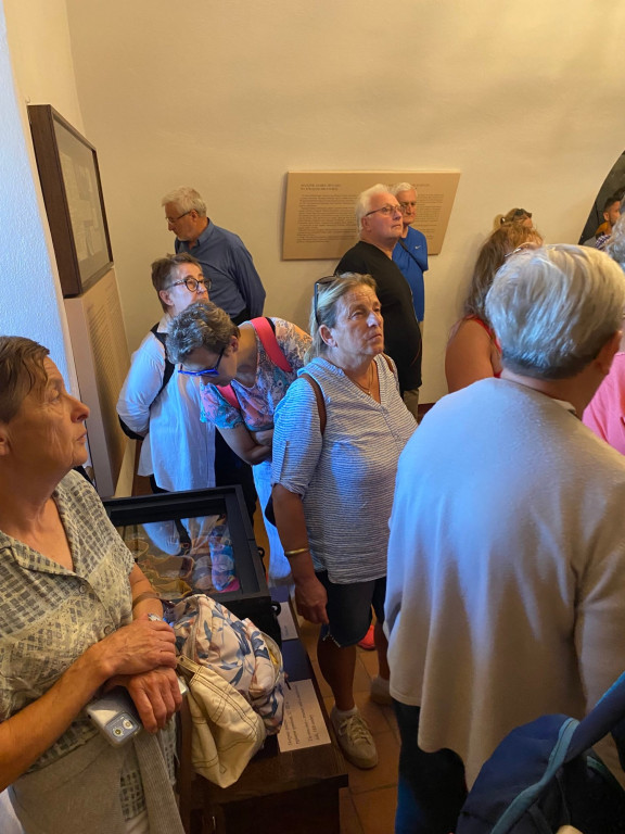 Seniorzy z Sękowej nad zalewem Czorsztyńskim