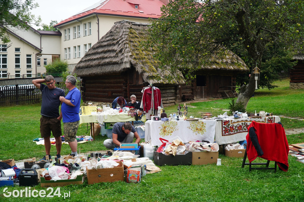 Pogórzańskie Targowisko Staroci w Szymbarku