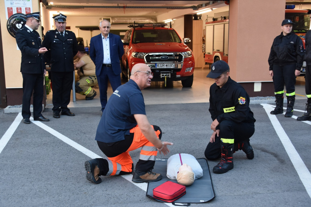 Defibrylatory AED na remizach 17.09.