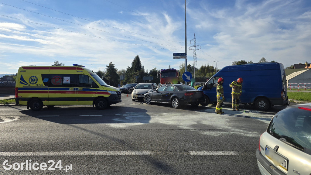 Zderzenie 3 samochodów na ul. Parkowej