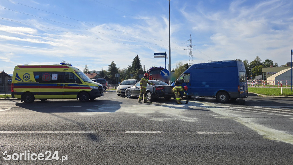 Zderzenie 3 samochodów na ul. Parkowej