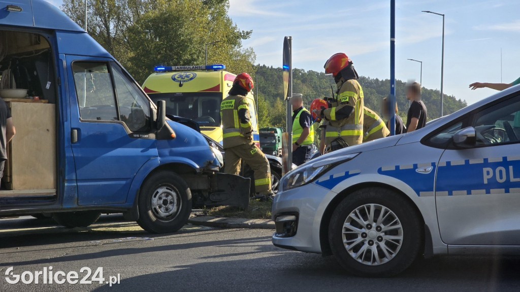 Zderzenie 3 samochodów na ul. Parkowej