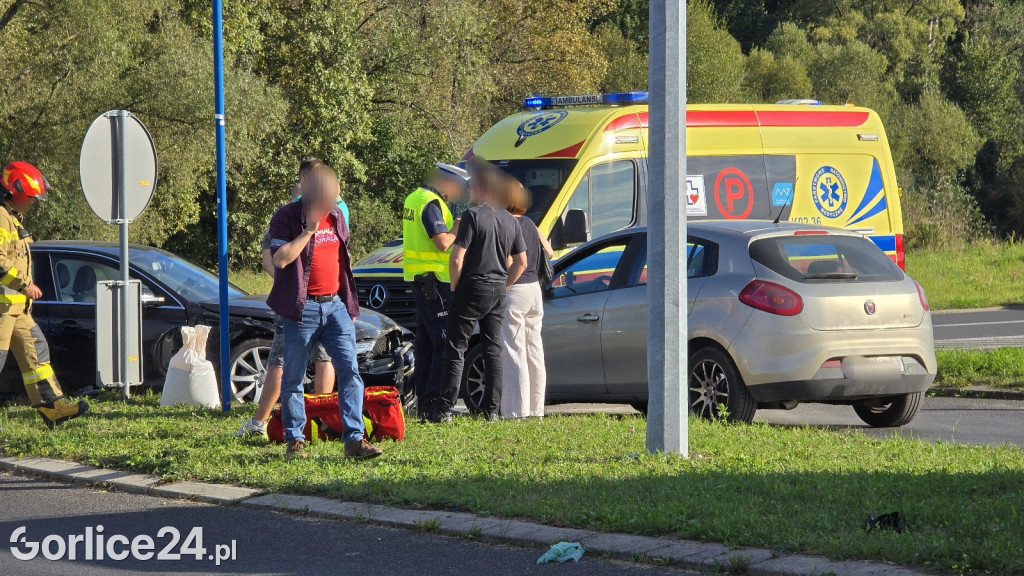 Zderzenie 3 samochodów na ul. Parkowej
