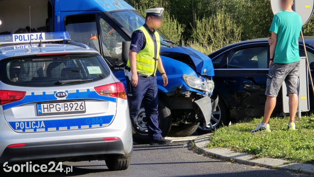 Zderzenie 3 samochodów na ul. Parkowej