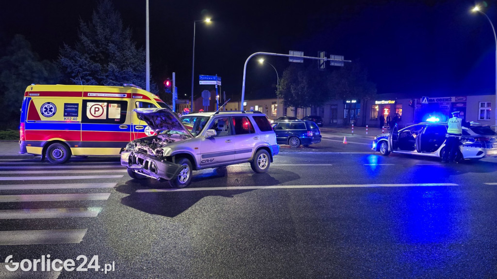 Czołowe zderzenie samochodów na Zawodziu