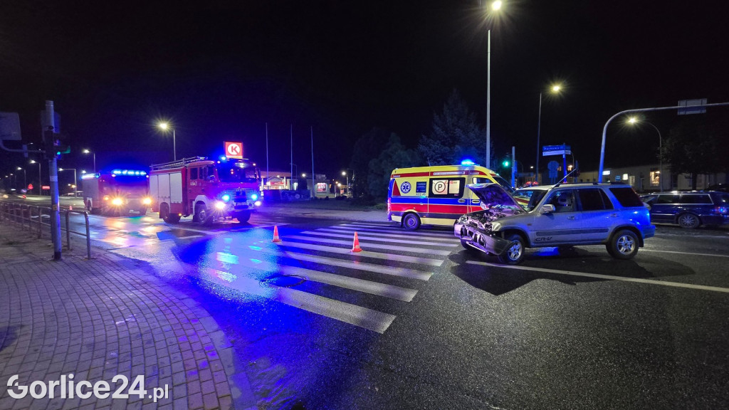 Czołowe zderzenie samochodów na Zawodziu