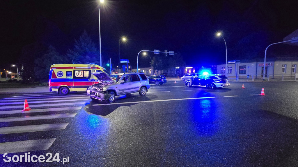 Czołowe zderzenie samochodów na Zawodziu