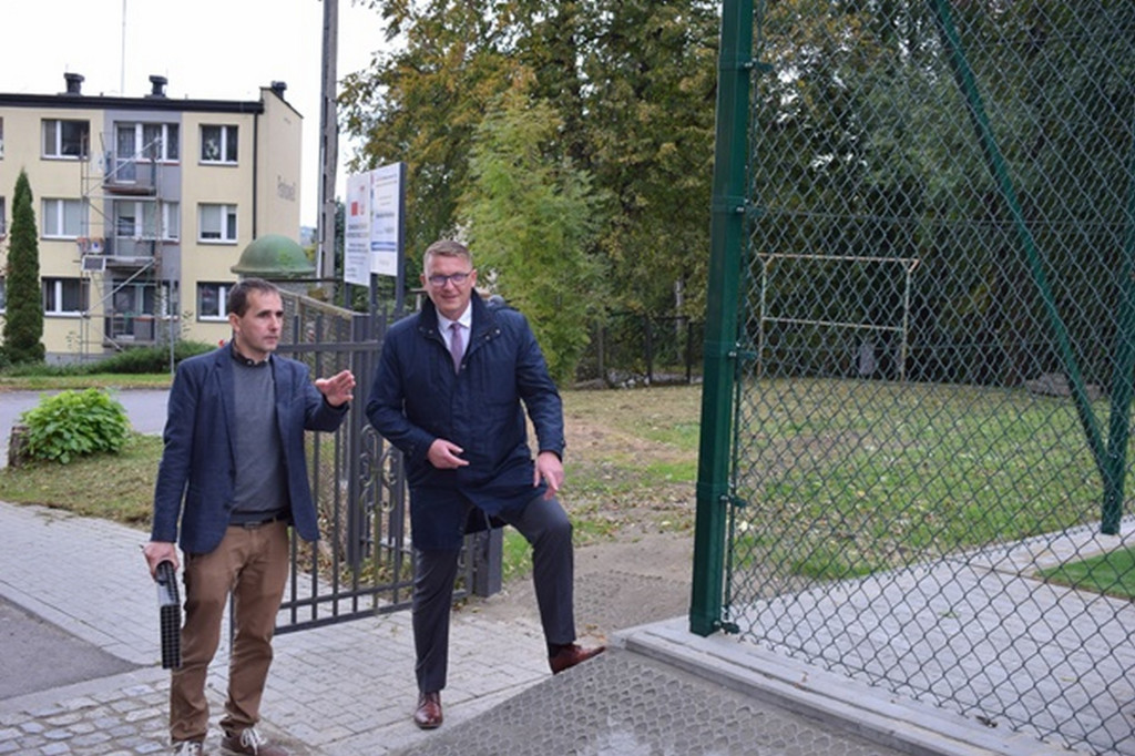 Boisko przy PZPO w Bieczu odebrane