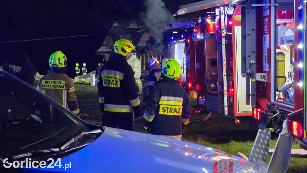 Pożar budynku na Trzech Kopcach w Ropicy Polskiej (07.11.)