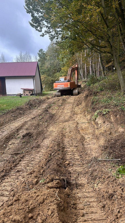 Prace poscaleniowe w Racławicach i Rożnowicach