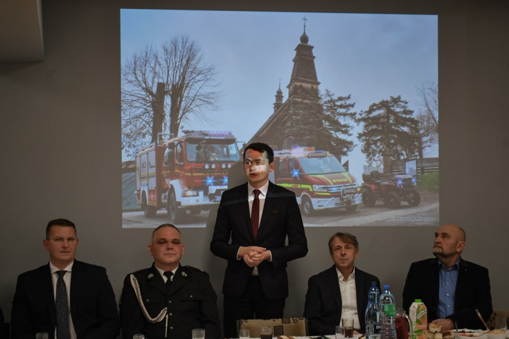Uroczyste poświecenie nowych pojazdów w OSP Rożnowice