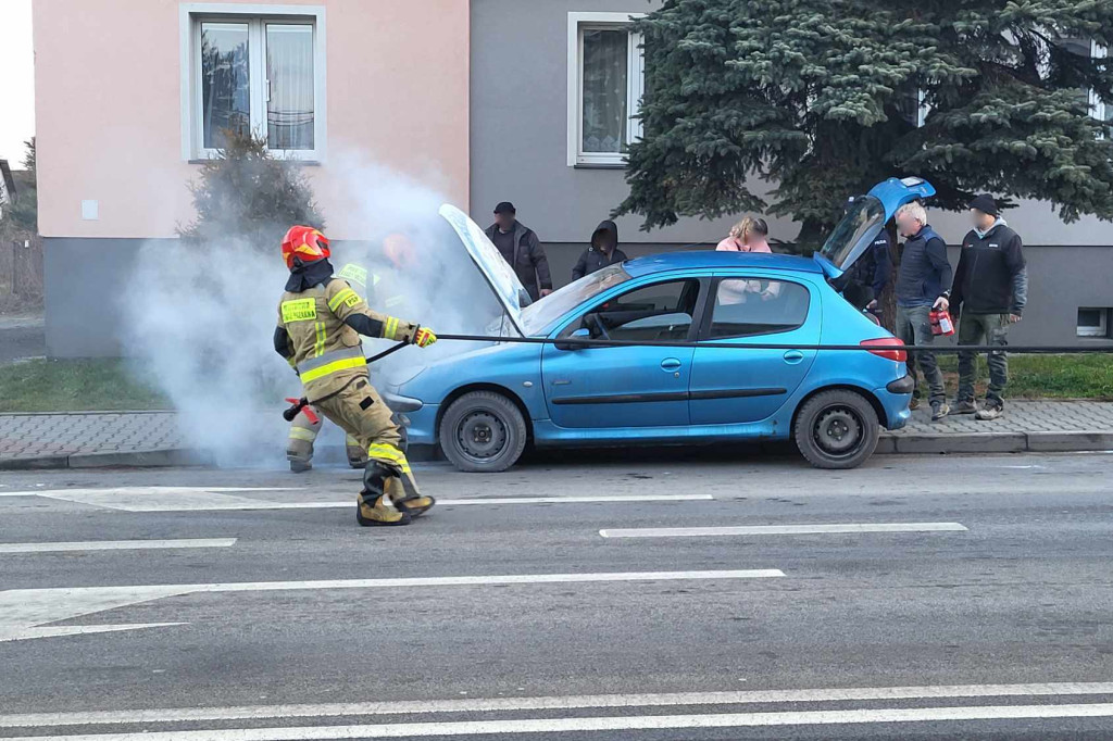 Pożar samochodu na ul. Węgierskiej w Gorlicach (06.12)
