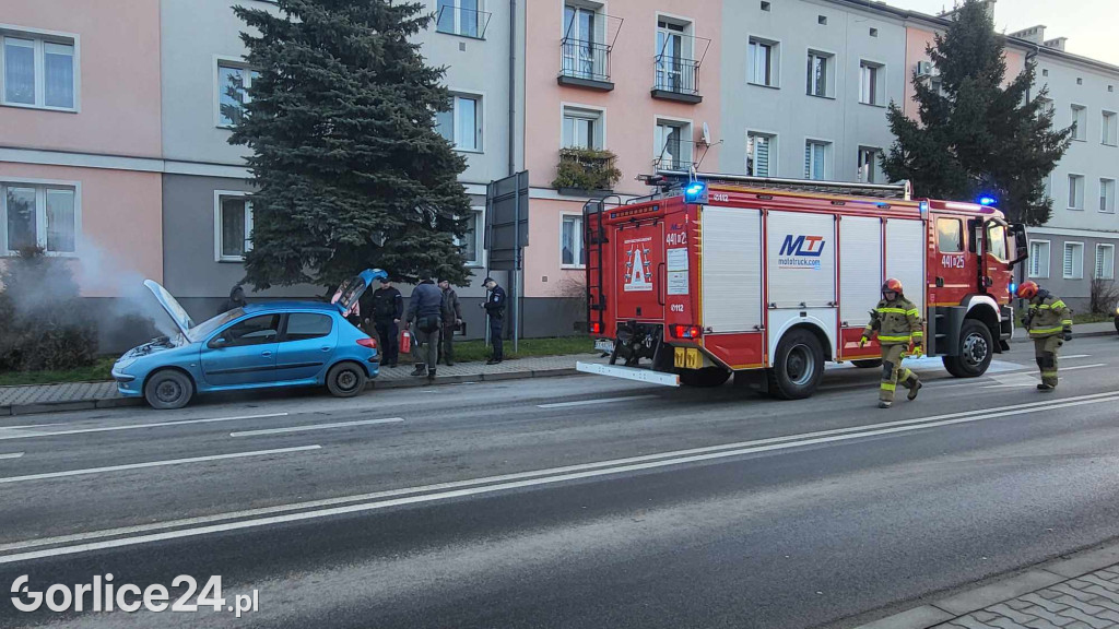 Pożar samochodu na ul. Węgierskiej w Gorlicach (06.12)