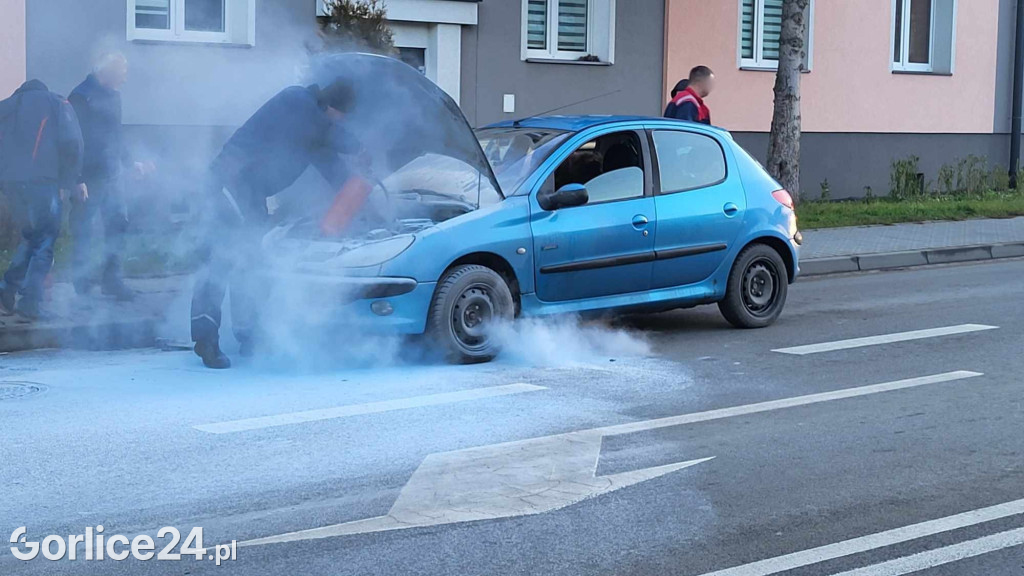 Pożar samochodu na ul. Węgierskiej w Gorlicach (06.12)
