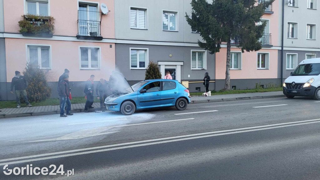 Pożar samochodu na ul. Węgierskiej w Gorlicach (06.12)