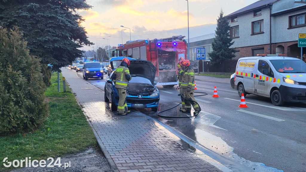 Pożar samochodu na ul. Węgierskiej w Gorlicach (06.12)