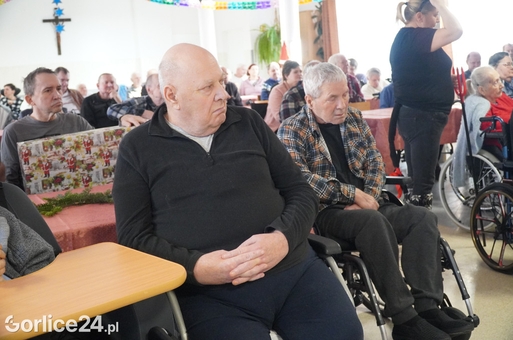 Wizyta Świętego Mikołaja w Domu Pomocy Społecznej w Gorlicach (06.12)