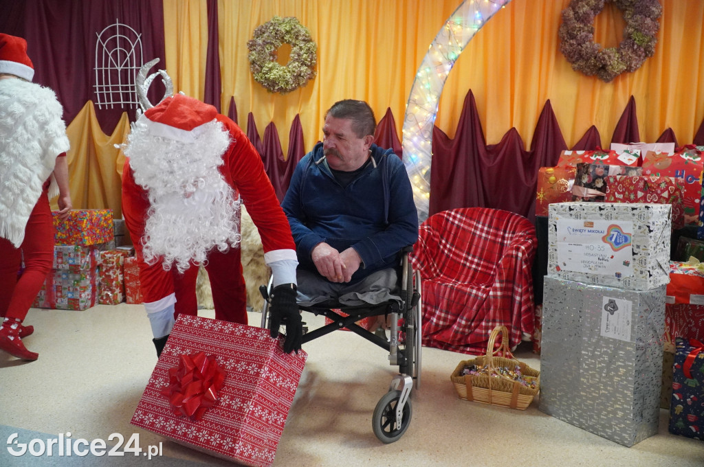 Wizyta Świętego Mikołaja w Domu Pomocy Społecznej w Gorlicach (06.12)