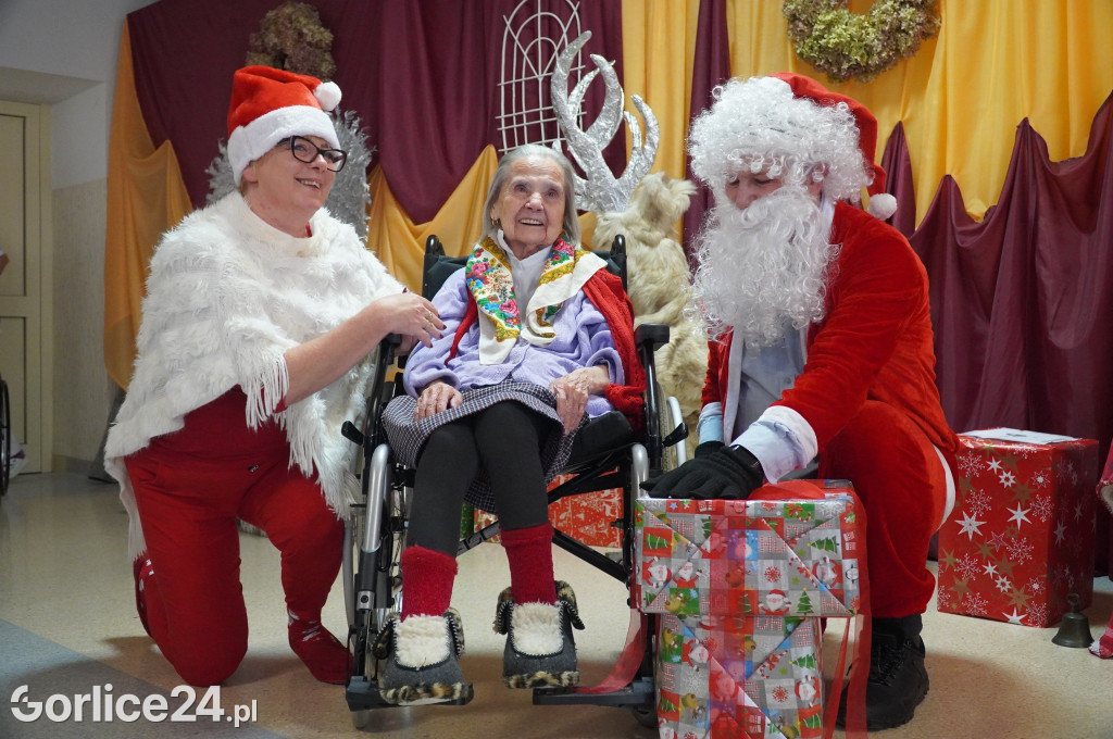 Wizyta Świętego Mikołaja w Domu Pomocy Społecznej w Gorlicach (06.12)