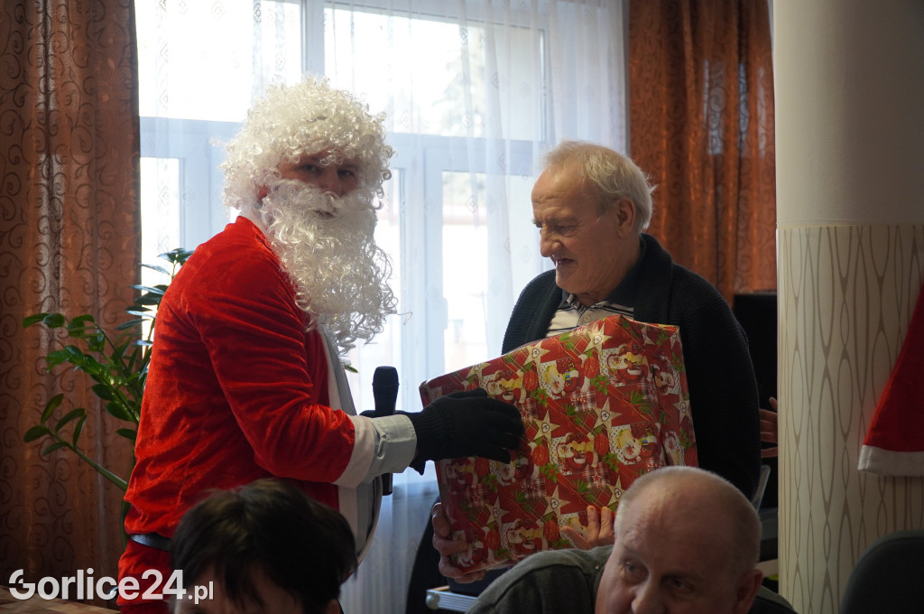 Wizyta Świętego Mikołaja w Domu Pomocy Społecznej w Gorlicach (06.12)