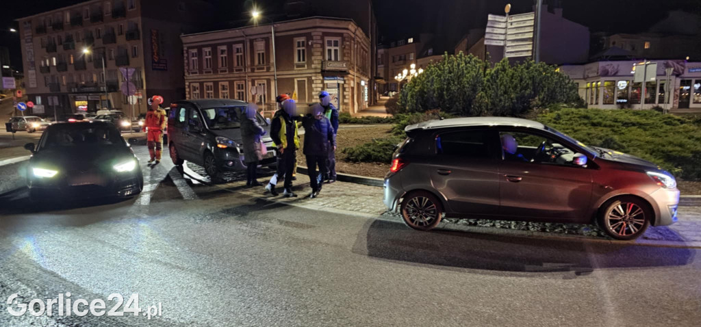 Kolizja na rondzie Pod drukarnią