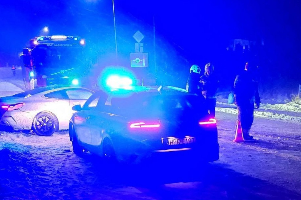 Zdarzenie drogowe w Gładyszowie (23.12)