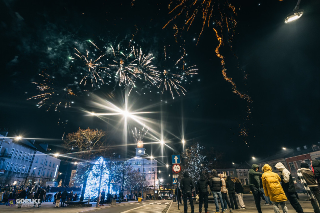 Pokaz fajerwerków na gorlickim Rynku - 01.01.2025