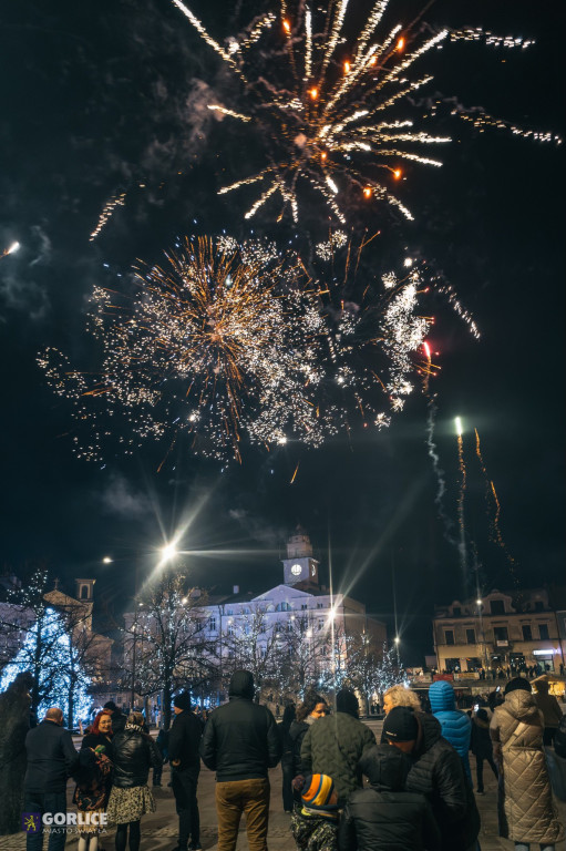 Pokaz fajerwerków na gorlickim Rynku - 01.01.2025