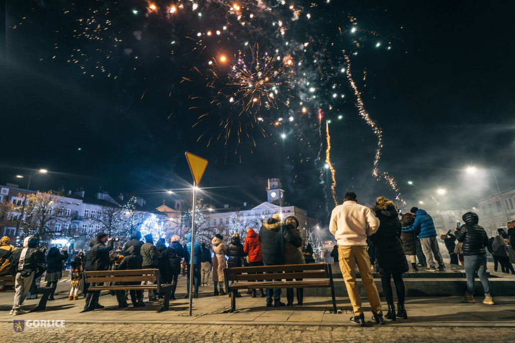 Pokaz fajerwerków na gorlickim Rynku - 01.01.2025
