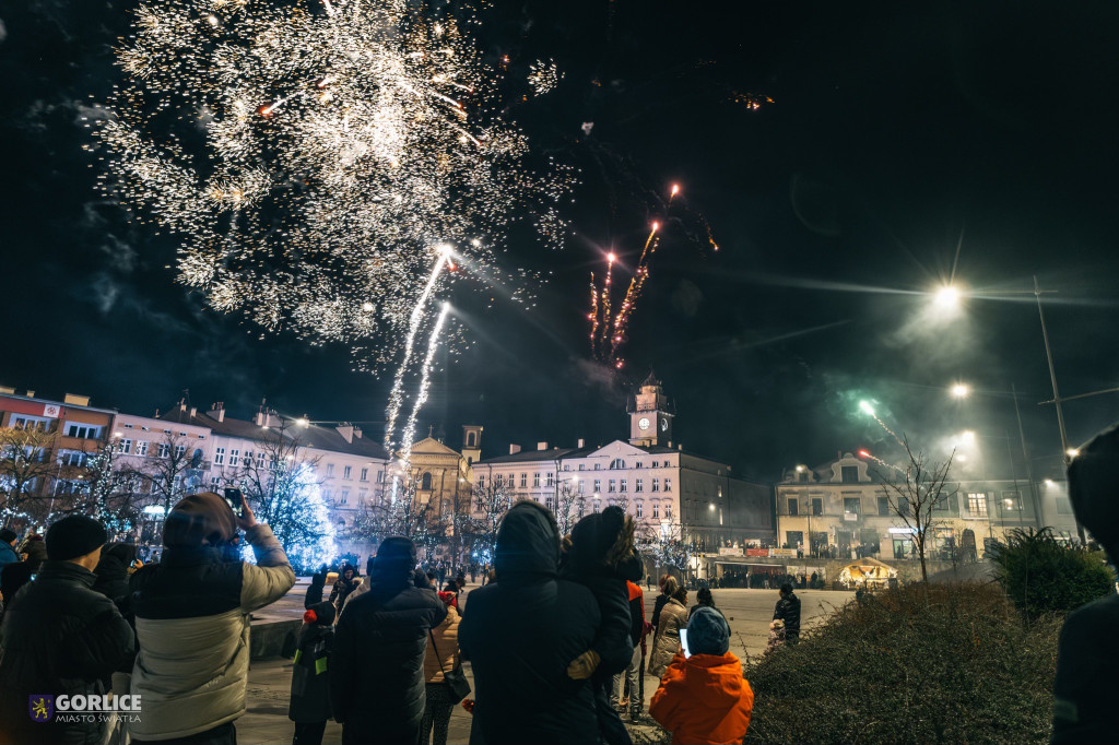 Pokaz fajerwerków na gorlickim Rynku - 01.01.2025