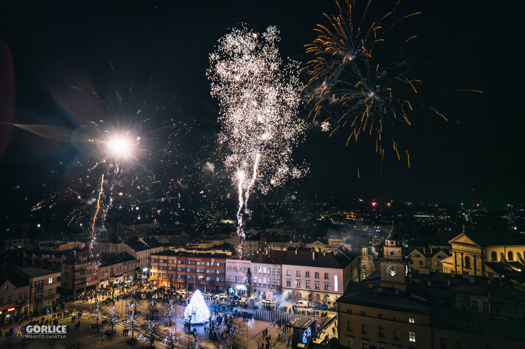 Pokaz fajerwerków na gorlickim Rynku - 01.01.2025