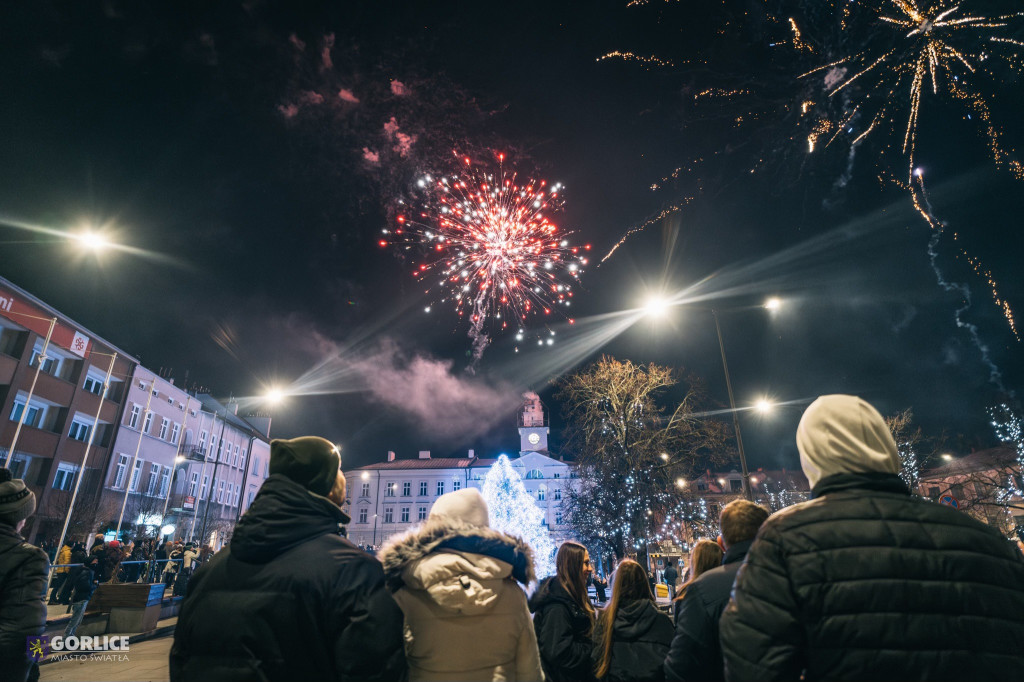 Pokaz fajerwerków na gorlickim Rynku - 01.01.2025