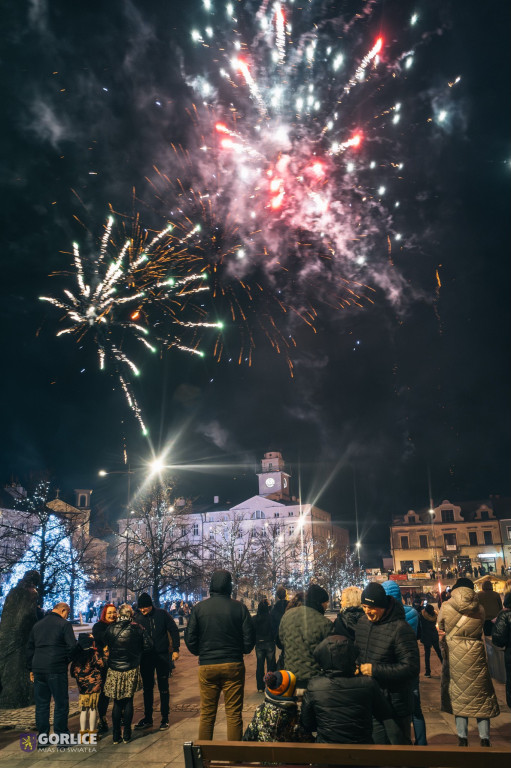 Pokaz fajerwerków na gorlickim Rynku - 01.01.2025