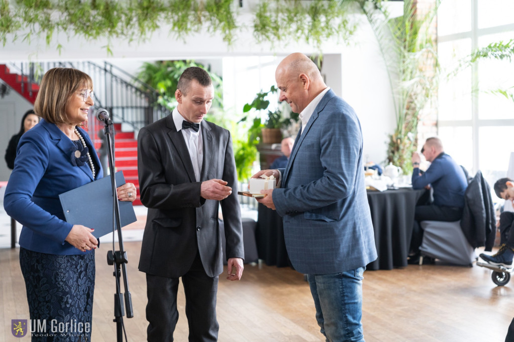 Noworoczny bal integracyjny Środowiskowego Domu Samopomocy