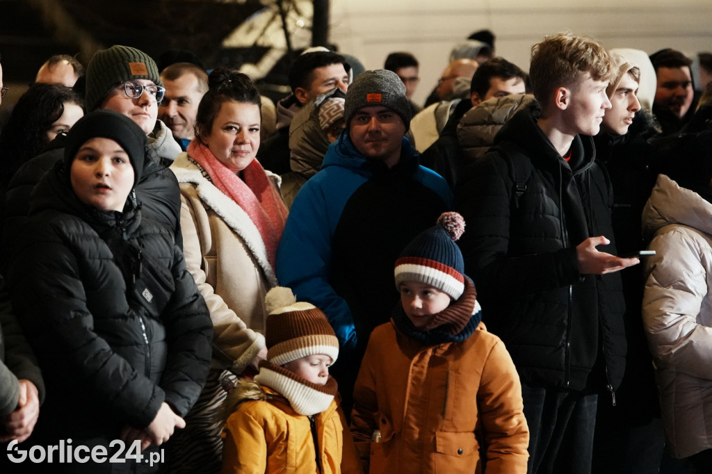 Mentzen w Gorlicach. Tłumy na Rynku (26.01.)