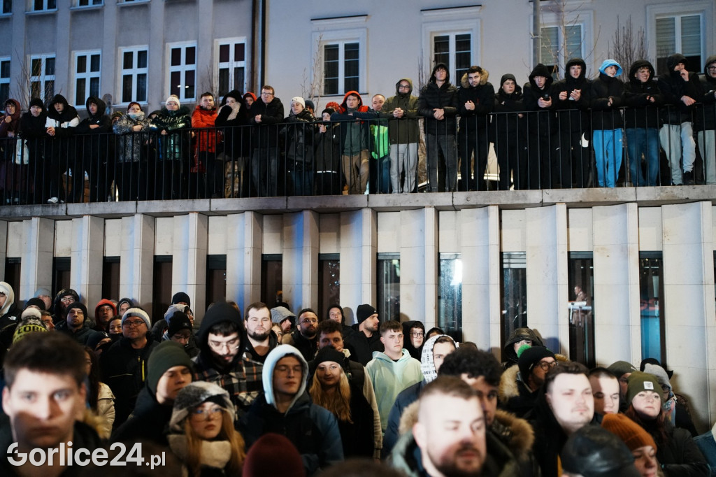 Mentzen w Gorlicach. Tłumy na Rynku (26.01.)