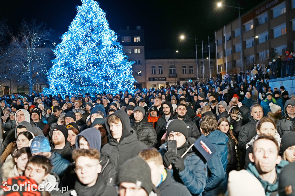 Mentzen w Gorlicach. Tłumy na Rynku (26.01.)
