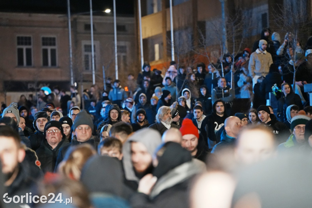 Mentzen w Gorlicach. Tłumy na Rynku (26.01.)
