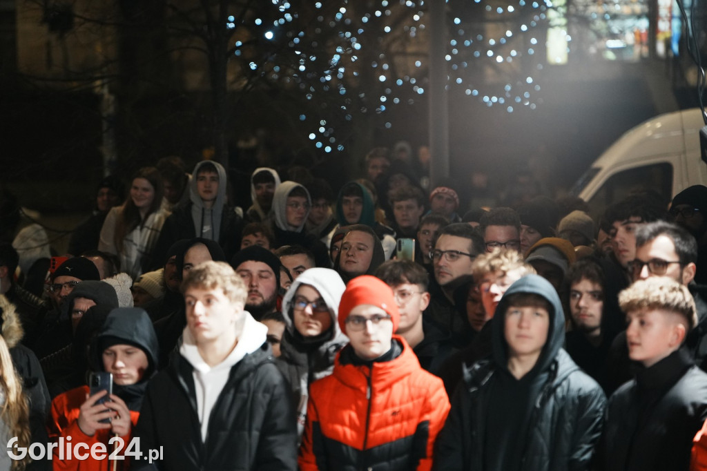 Mentzen w Gorlicach. Tłumy na Rynku (26.01.)