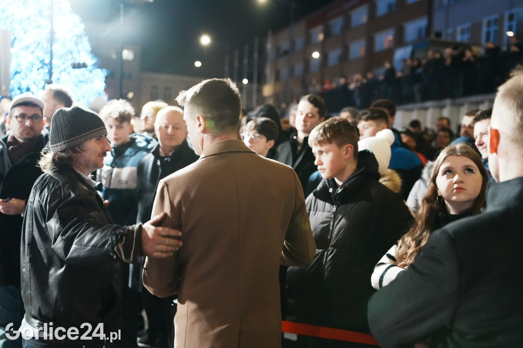 Mentzen w Gorlicach. Tłumy na Rynku (26.01.)