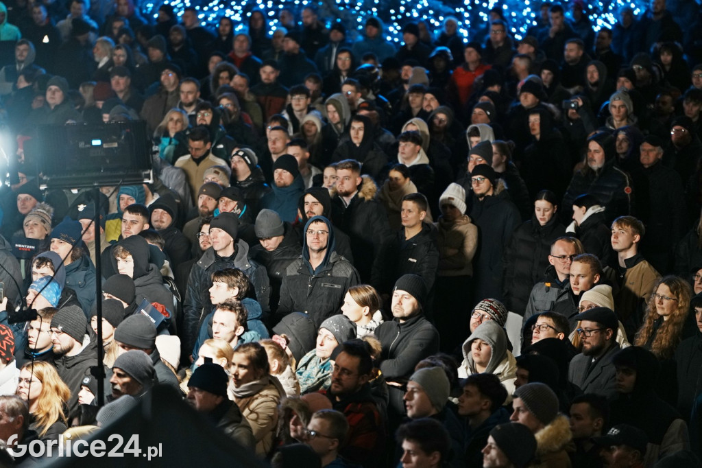 Mentzen w Gorlicach. Tłumy na Rynku (26.01.)