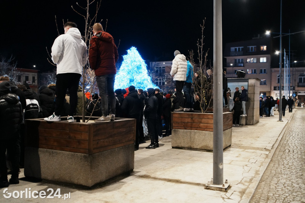 Mentzen w Gorlicach. Tłumy na Rynku (26.01.)