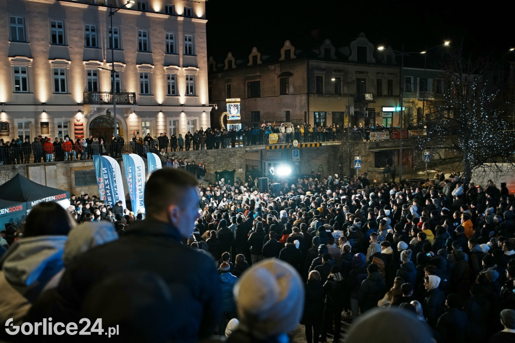 Mentzen w Gorlicach. Tłumy na Rynku (26.01.)