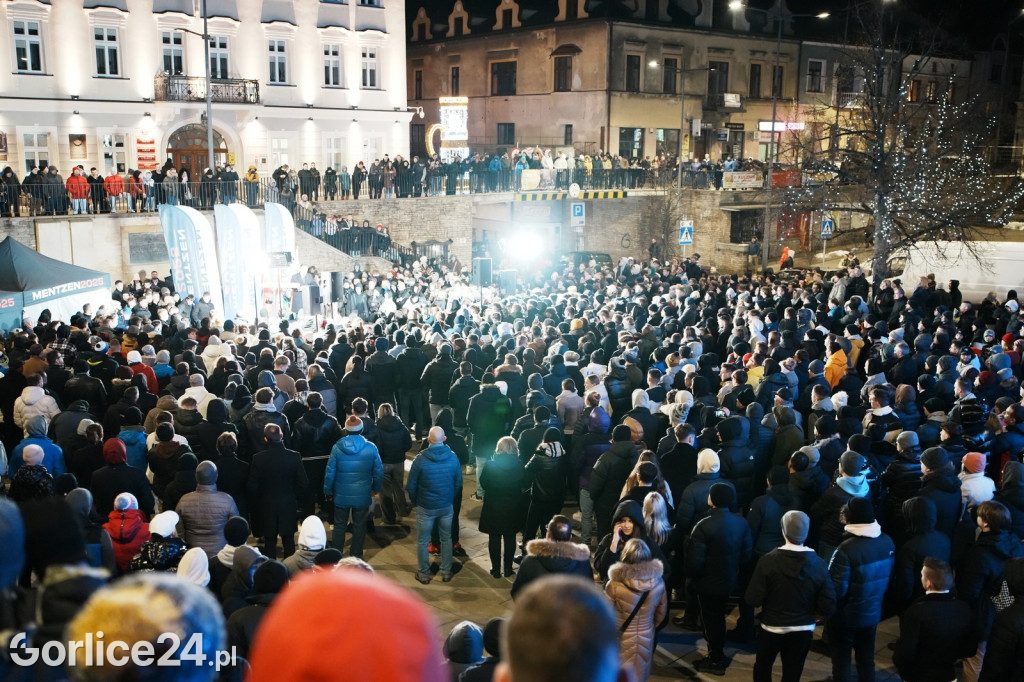 Mentzen w Gorlicach. Tłumy na Rynku (26.01.)