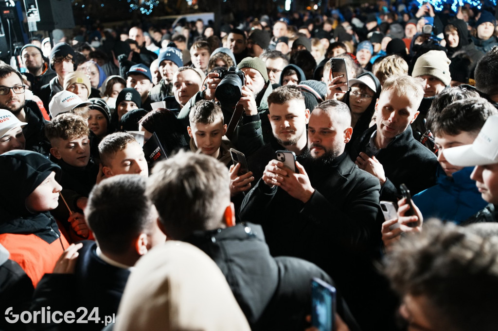 Mentzen w Gorlicach. Tłumy na Rynku (26.01.)