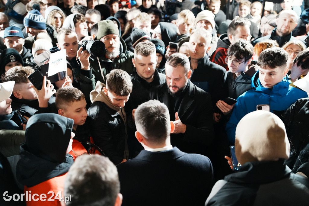 Mentzen w Gorlicach. Tłumy na Rynku (26.01.)