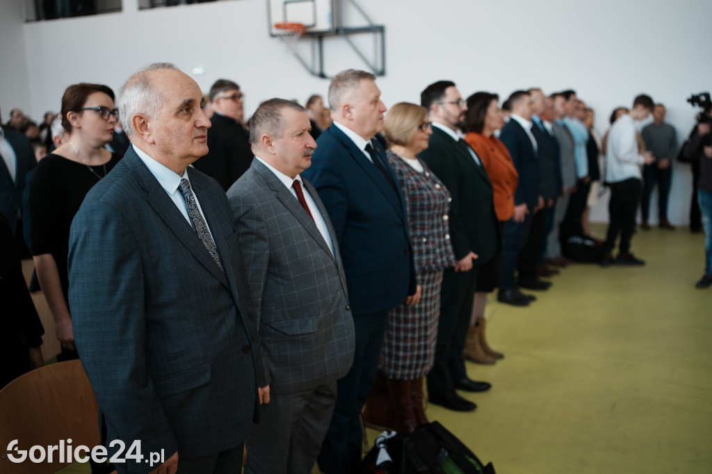 Otwarcie hali sportowej w Ropie (17.02.)