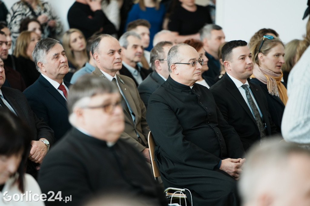 Otwarcie hali sportowej w Ropie (17.02.)