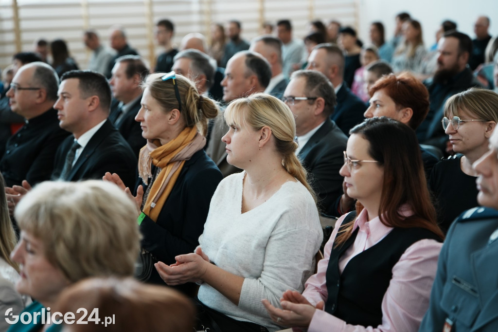 Otwarcie hali sportowej w Ropie (17.02.)