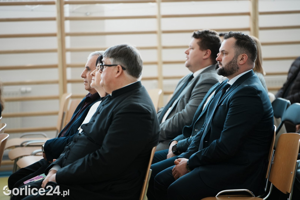 Otwarcie hali sportowej w Ropie (17.02.)